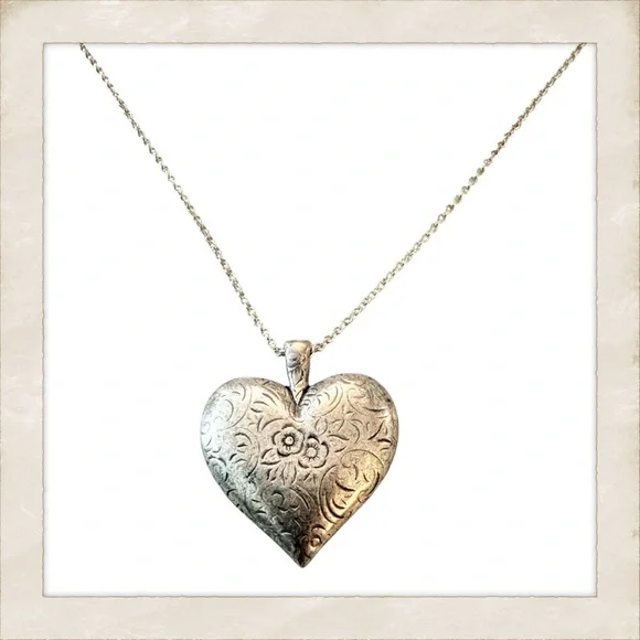 Vintage Oversized Etched Puffy Heart Pendant Necklace in Silver, 23” Long - Picture 4 of 6